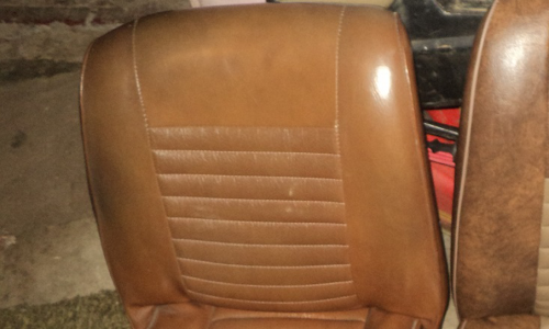 Genuine tan seat Leyland Mini GTS.png