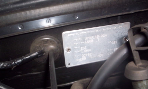 HSV VP GTS vehocle data plate.png