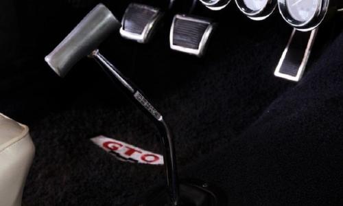 Hurst shifter.jpg