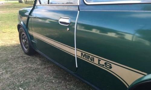 Iridium Green Leyland Mini LS 998cc (1).jpg