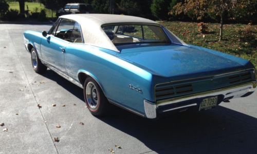 Ivory roof Pontiac GTO 1967.png