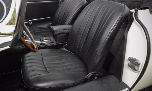 Jaguar 1968 Series 1.5 XKE E-type black interior image (2).png