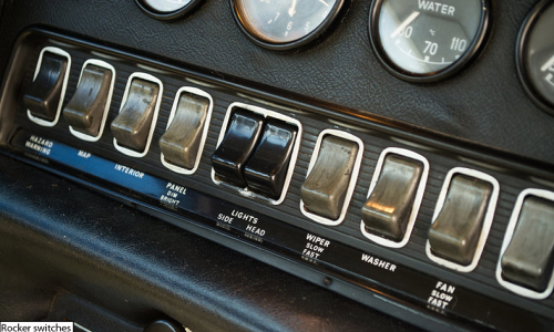 Jaguar XKE E-Type dashboard instruments rocker switches (2).png