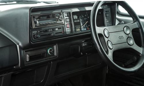 MK1 Golf GTI facelift dashboard (1).jpg