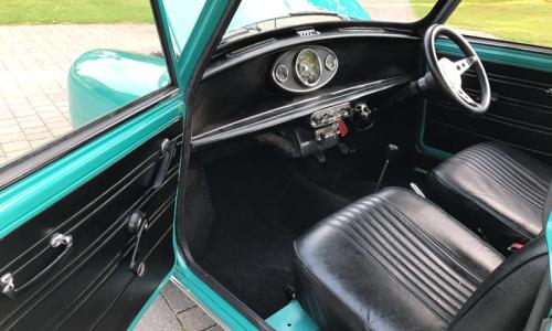 MKIII Mini Cooper S 1971 black interior trim.jpg