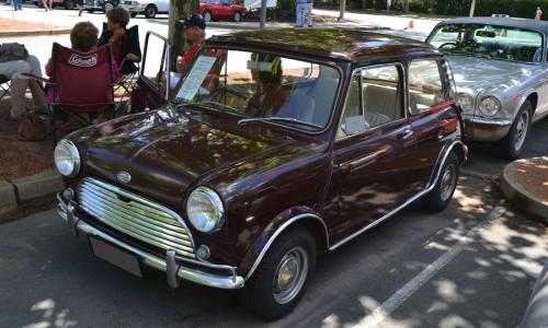Maroon Morris Cooper S.jpg