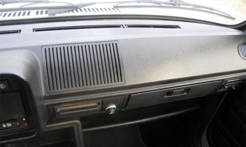 Mk1 Golf GTI Pre-facelift interior dashboard (1).jpg