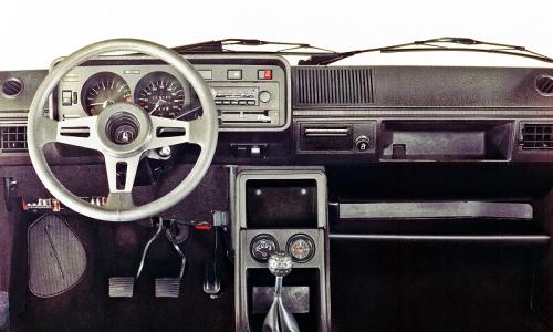 Mk1 Golf GTI Pre-facelift interior dashboard (4).jpg