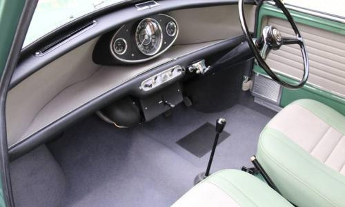 Morris Cooper S MK1 1964 dashboard.jpg