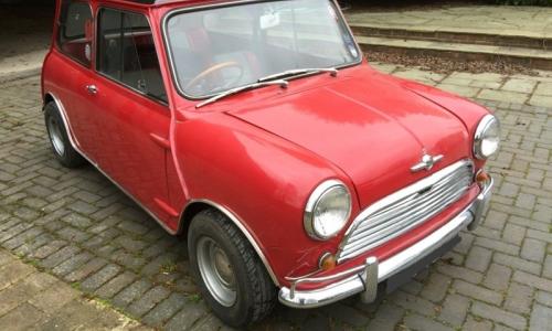 Morris Cooper S Tartan Red wheels.jpg
