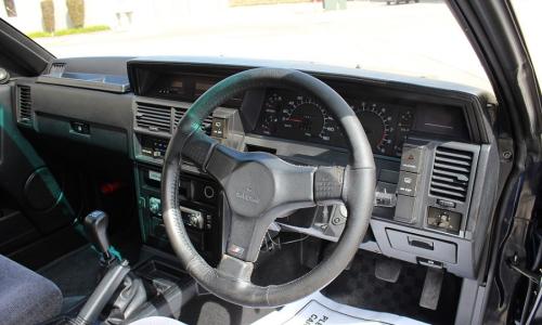 Nissan Skyline GTS-R interior features images (6).jpg