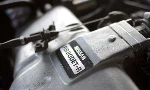 Nissan Skyline R31 GTS-R inlet manifold and DET-R badge (3).jpg
