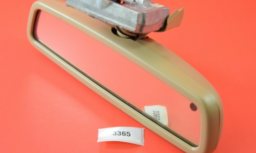 Non electronic rear view mirror W140 interior copy.png
