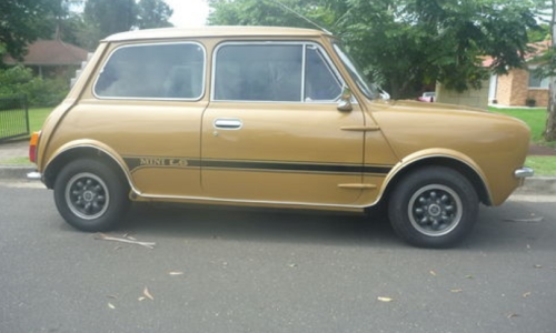 Nugget Gold Leyland Mini LS 998cc (1).png