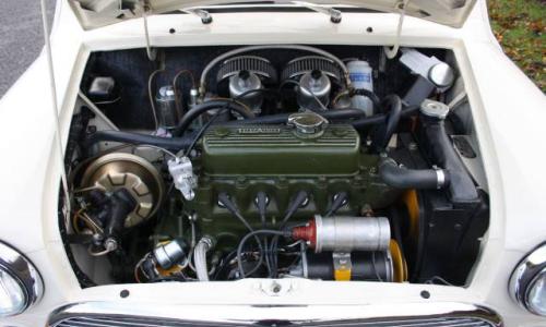 Old English White MK1 1071cc Cooper S 4.jpg