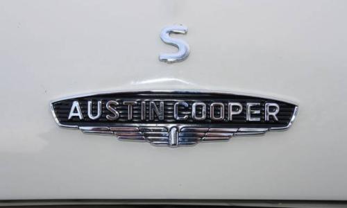 Old English White MK1 1071cc Cooper S 6.jpg