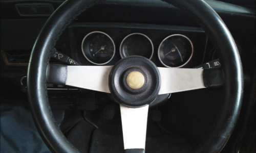 Original steering wheel Leyland Mini GTS copy.png