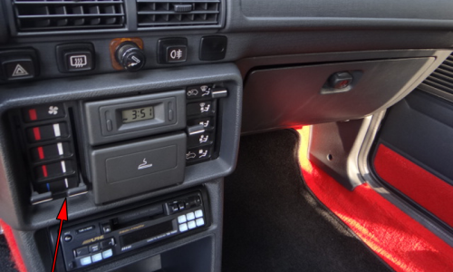 Peugeot 205 GTI Phase 1 sliding dash controls.png