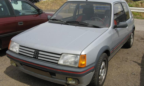 Peugeot 205 Phase 1 GTI SIlver paint.png