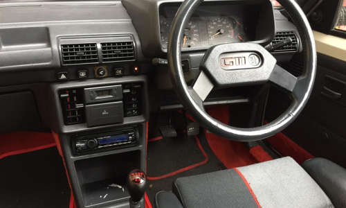Phase 1 Peugeot 205 GTI dashboard.png