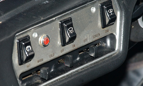 Police spec dash panel Clubman GT Australia handbrake light.png