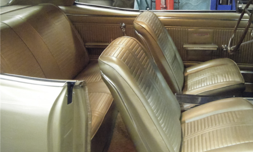 Pontiac GTO 1966 Medium Fawn Gold interior.png