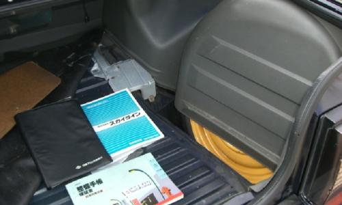 R31 GTS-R spare wheel.jpg