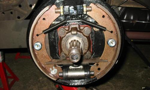 Rear brakes Deluxe microbus samba.jpg