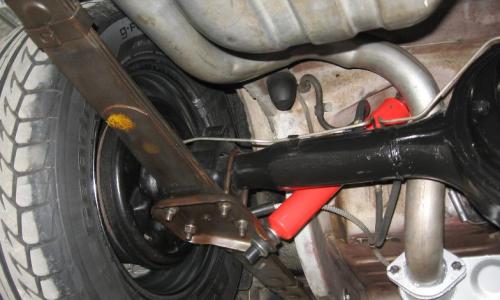 Rear diff and drumb brakes.JPG