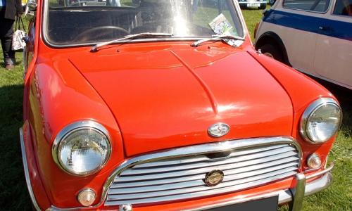 Red Morris MK2 Cooper S 2.jpg