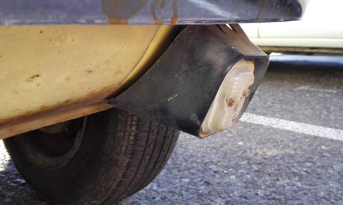 Reverse lamps pod under bumper Leyland Mini GTS 1975.png