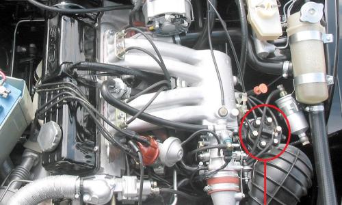 Saab 99 engine bay.jpg