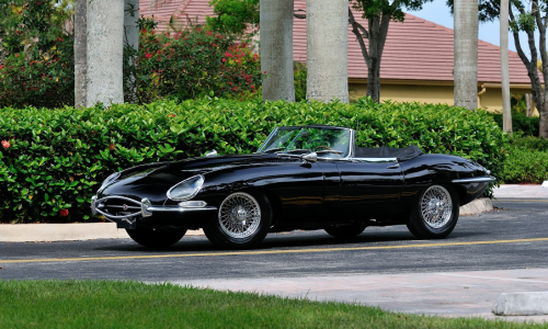 Series 1 E-Type Jaguar XKE Black paint.png