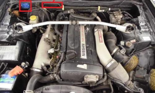 Series 1 engine bay 2.jpg