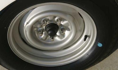 Shelby GT 350 steel wheels 1965.jpg