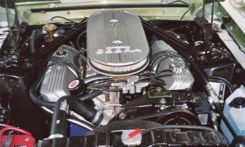 Shelby GT 500 engine 2.jpg