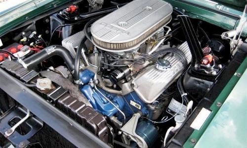 Shelby GT 500 engine.jpg