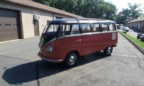 Side view vw microbus deluxe samba 1.jpg