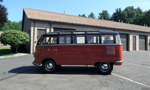 Side view vw microbus deluxe samba.jpg