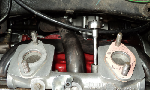 Twin carb manifold Mini GTS Leyland.png