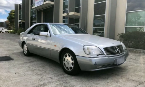 Two tone silver Mercedes C140 grey.png
