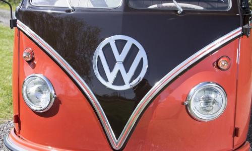 US-spec headlights and bullit indicators Volkswagen Deluxe Microbus Samba (1).jpg