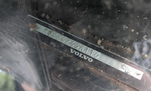 USA VIN plate number Volvo 242 GT copy.png
