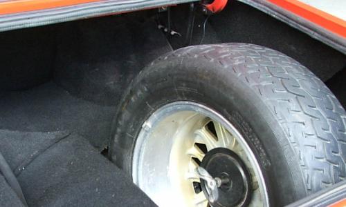 Uniroyal wildcat tyres XE ESP fairmont Ghia.jpg