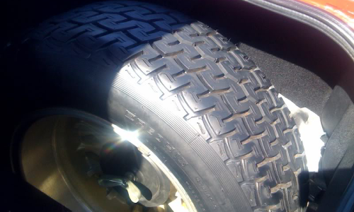 Uniroyal wildcat tyres XE ESP fairmont Ghia.png