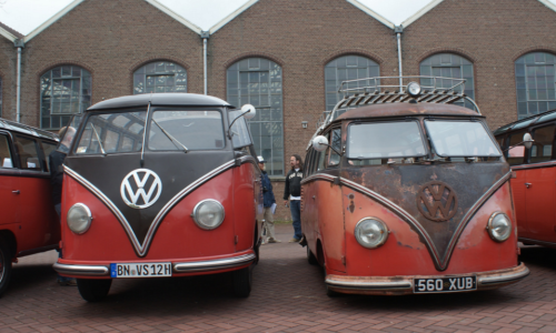 VW Samba Bus front.png