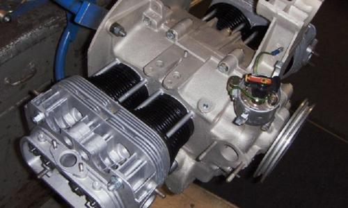 Volkswagen Deluxe Microbus engine compartment block features (1).jpg