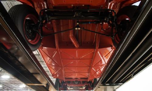 Volkswagen Deluxe Microbus under car brakes images suspension (3).jpg