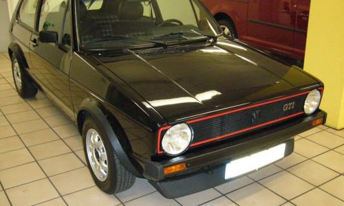 Volkswagen Golf MK1 GTI Viper Green Metallic paint Code L041.jpg