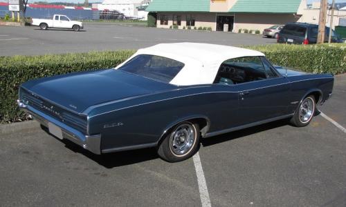 White Convertible Top 1966 Pontiac GTO.jpg
